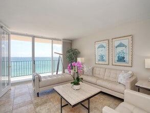 3456 S Ocean Blvd in Palm Beach, FL - Building Photo - Building Photo