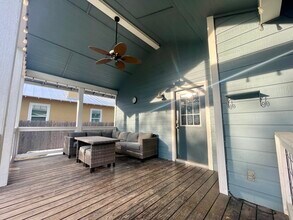 417 S Washington Ave in New Braunfels, TX - Building Photo - Building Photo