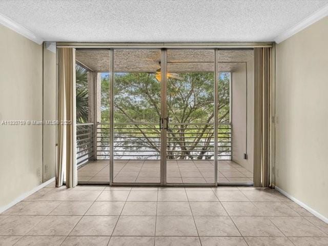9311 Orange Grove Dr in Davie, FL - Building Photo - Building Photo