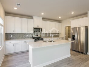 797 Treeline Rd in Moore, SC - Foto de edificio - Building Photo