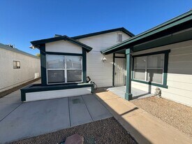 531 Grimsby Ave in Henderson, NV - Building Photo