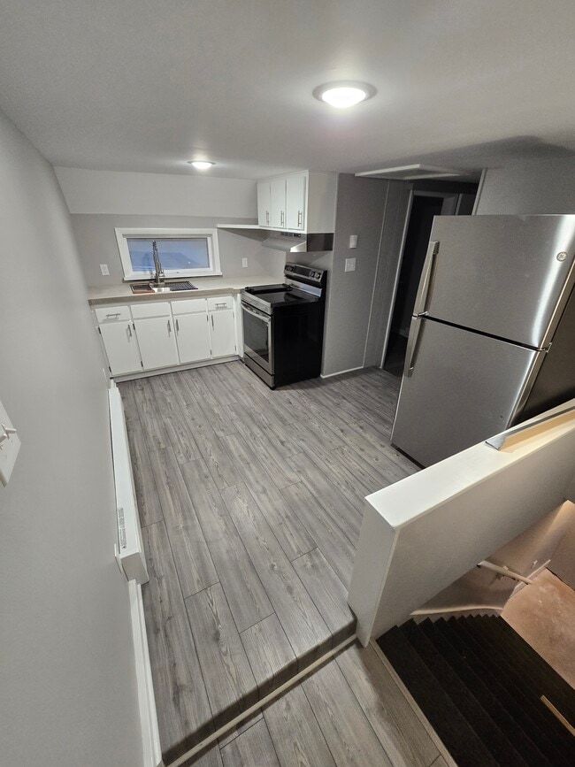 244 Vandervoort St, Unit Rear upper