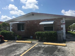 860-870 SW 8th St in Pompano Beach, FL - Building Photo - Other