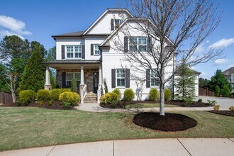 4020 Manor Oak Cir in Roswell, GA - Building Photo - Building Photo