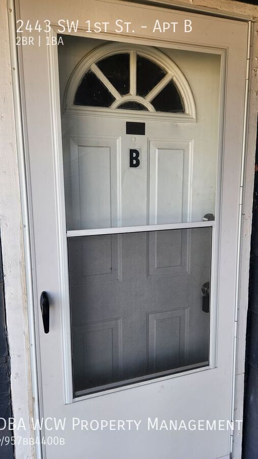 2443 SW 1st St in Topeka, KS - Building Photo - Building Photo