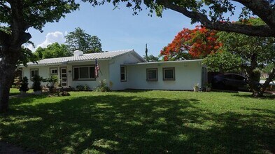 1500 SE 1st St in Pompano Beach, FL - Foto de edificio - Building Photo