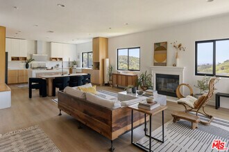 3750 Roberta St in Los Angeles, CA - Building Photo - Building Photo