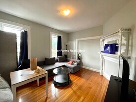 146 Columbia St, Unit 3L in Cambridge, MA - Building Photo