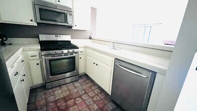 3544 S Centinela Ave in Los Angeles, CA - Foto de edificio - Building Photo