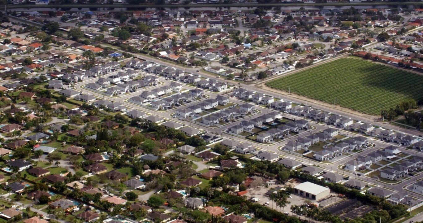 Lennar at Verdana Landings in Miami, FL - Building Photo