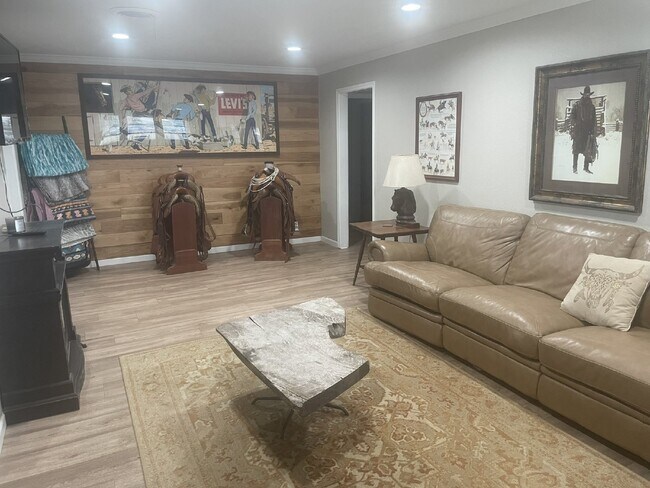 590 N Harbin Dr in Stephenville, TX - Building Photo - Building Photo
