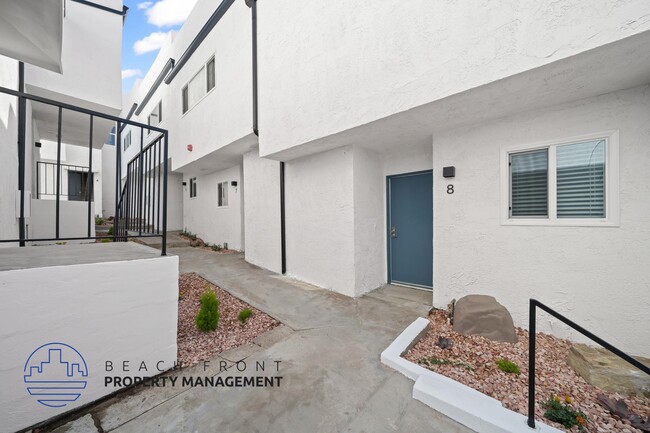 708 N. Juanita Ave. in Redondo Beach, CA - Building Photo - Building Photo