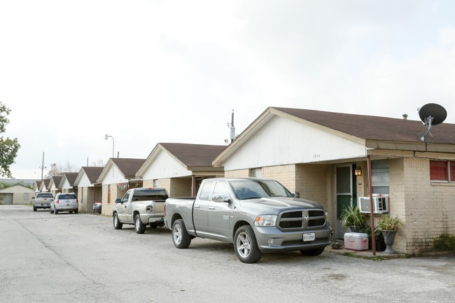 Tierwester Village Apartments in Houston, TX - Building Photo - Building Photo