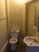 102 Grove St-Unit -1 in New Britain, CT - Building Photo - Building Photo