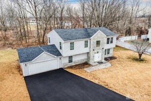 30 Clara Dr in Piscataway, NJ - Building Photo