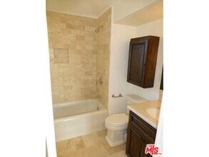 1355 Laurel Ave in West Hollywood, CA - Building Photo - Building Photo