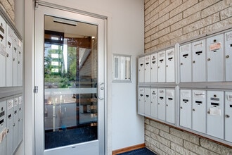 Half Moon Lake Apartments in Eau Claire, WI - Foto de edificio - Interior Photo