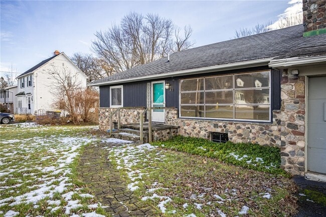 43 River Meadow Dr in Rochester, NY - Building Photo - Building Photo