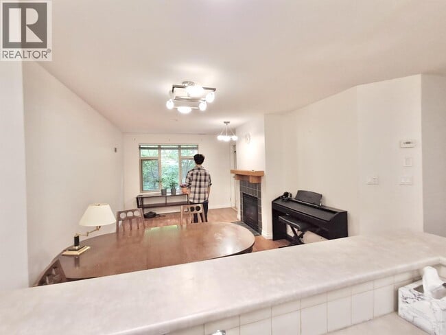 18 Smokey Smith Pl in New Westminster, BC - Building Photo - Building Photo