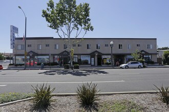 Lawndale Acres in Lawndale, CA - Building Photo - Building Photo
