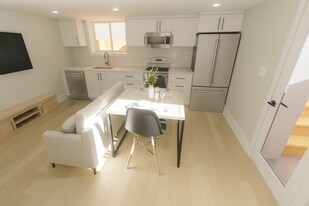 142 Young St in Ottawa, ON - Building Photo