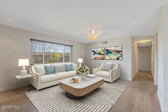 166 Knollwood Dr in Thousand Oaks, CA - Building Photo - Building Photo