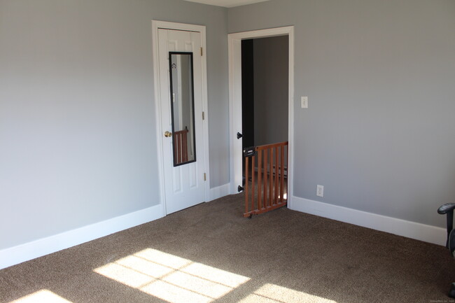 57 Grove St in New Milford, CT - Building Photo - Building Photo