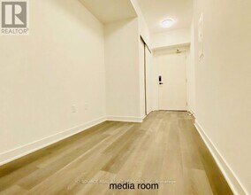 3900 Confederation Pkwy in Mississauga, ON - Building Photo - Building Photo