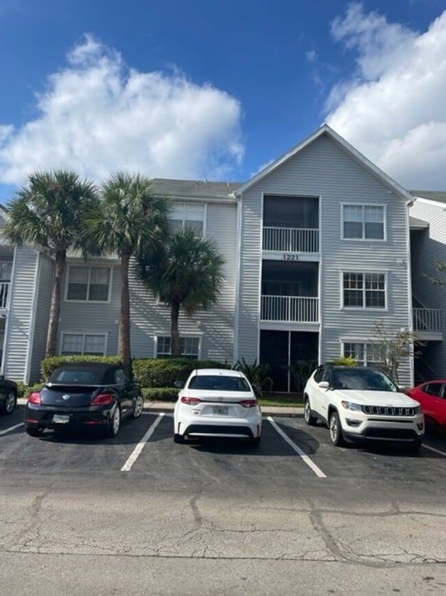 property at 1221 Bermuda Lakes Ln