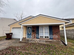 3701 Greenview Dr in Middletown, OH - Building Photo - Building Photo