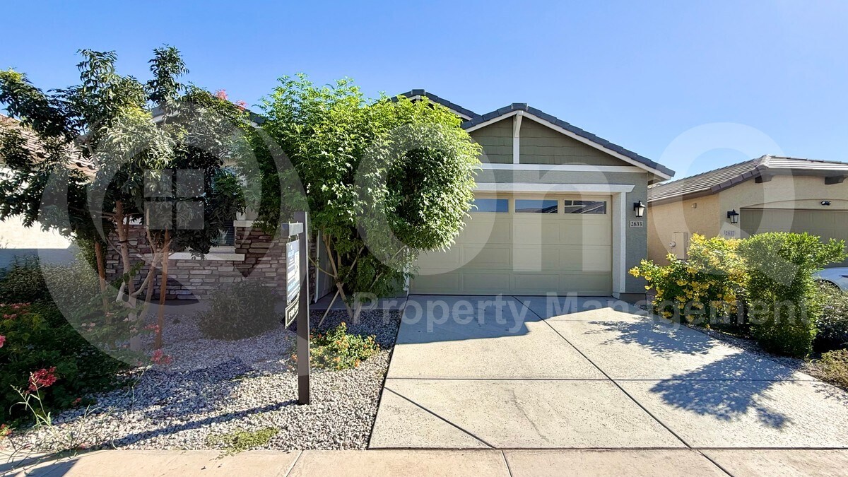 2633 W Hidalgo Ave in Phoenix, AZ - Building Photo