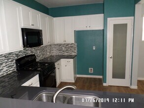 3746 W Buena Vista Ave in Visalia, CA - Building Photo - Building Photo