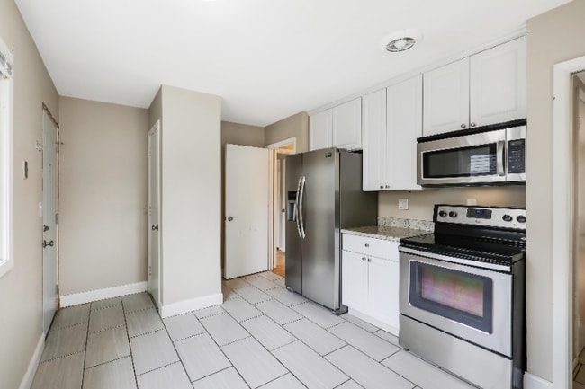 6332 Xerxes Ave S in Edina, MN - Foto de edificio - Building Photo