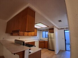 4045 Dale Rd in Modesto, CA - Building Photo