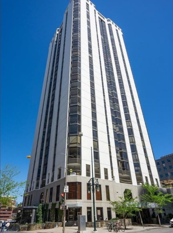 1625 Larimer St in Denver, CO - Foto de edificio - Building Photo