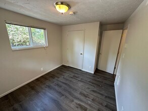 3140-3142 W 18th Ave in Eugene, OR - Foto de edificio - Building Photo