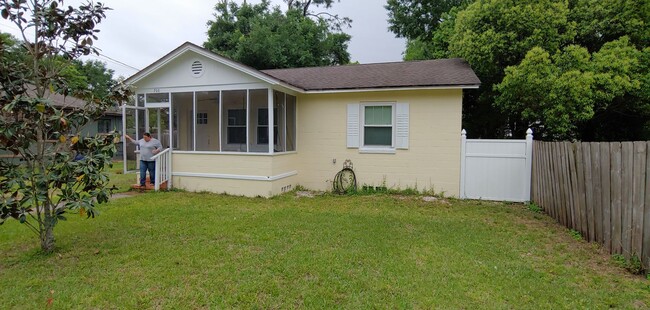 708 E Ohio Ave in DeLand, FL - Building Photo - Building Photo
