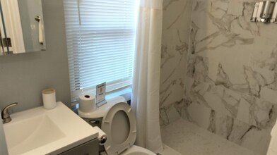 2031 S Langley St in Arlington, VA - Foto de edificio - Building Photo