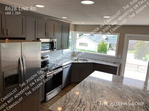 8628 Line Rd in Lynden, WA - Building Photo - Building Photo