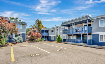 Willow Lake Apartments in Keizer, OR - Building Photo - Building Photo