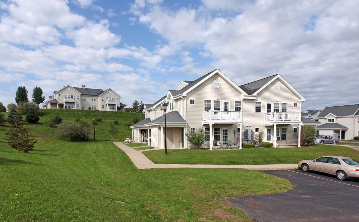 Evergreen Hills Apartments in Macedon, NY - Foto de edificio