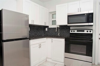 12322 NE 6th Ave in North Miami, FL - Building Photo - Building Photo