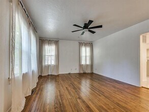 1017 McFarland St in Norman, OK - Foto de edificio - Building Photo