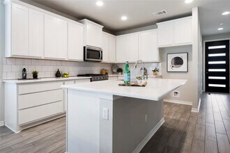 1712 Turtle Bay Loop in Leander, TX - Building Photo - Building Photo