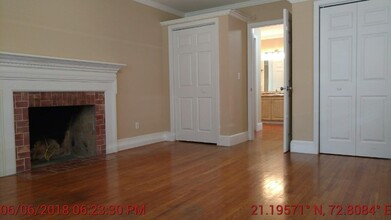 159 E Lincoln Ave in Lyons, GA - Foto de edificio - Building Photo