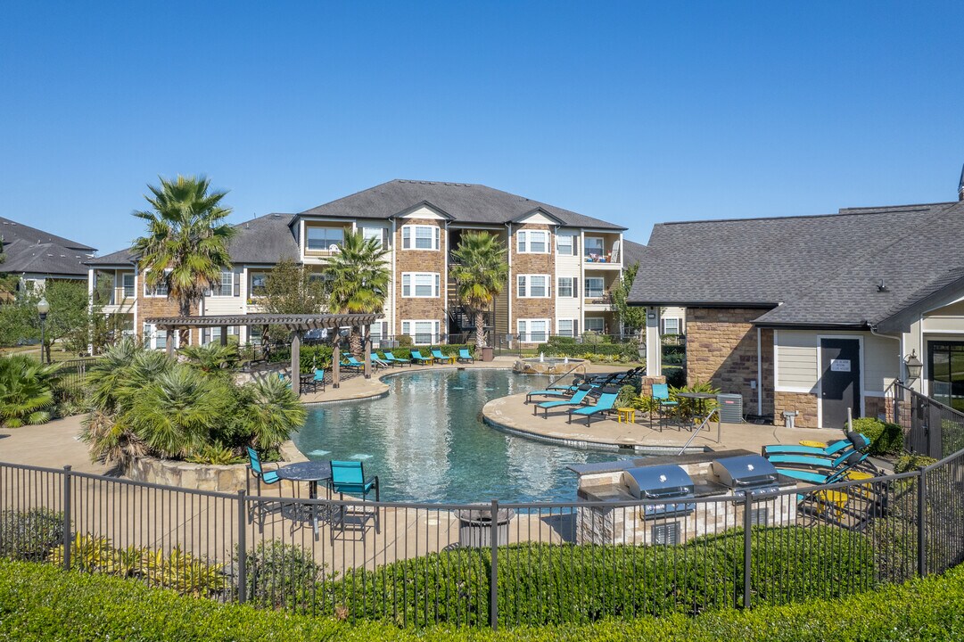 West End Lodge in Beaumont, TX - Foto de edificio