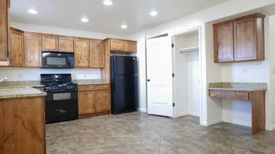 450 W 200 S in Washington, UT - Building Photo - Building Photo