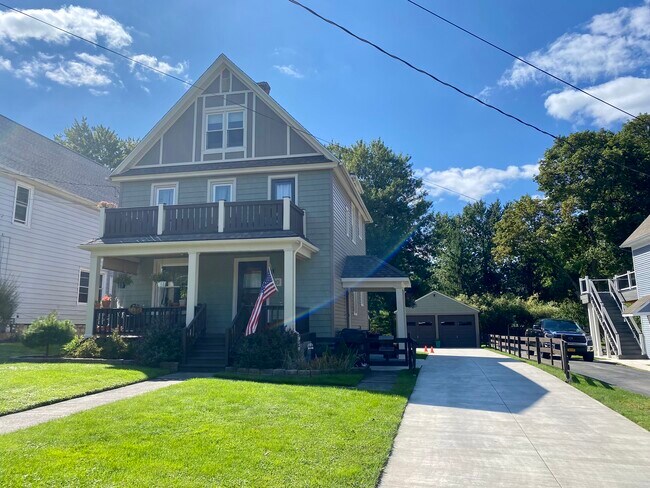 90 N Cayuga Rd, Unit Village of Williamsville