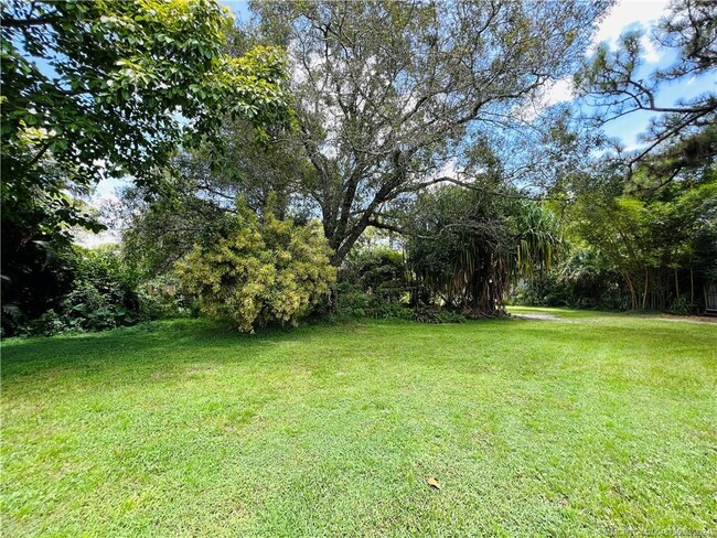 property at 632 W Weatherbee Rd
