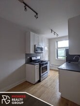 2329 N Rockwell St, Unit 2319-A1 in Chicago, IL - Building Photo - Building Photo